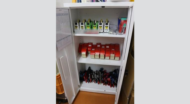 确认工具和备品的管理情况